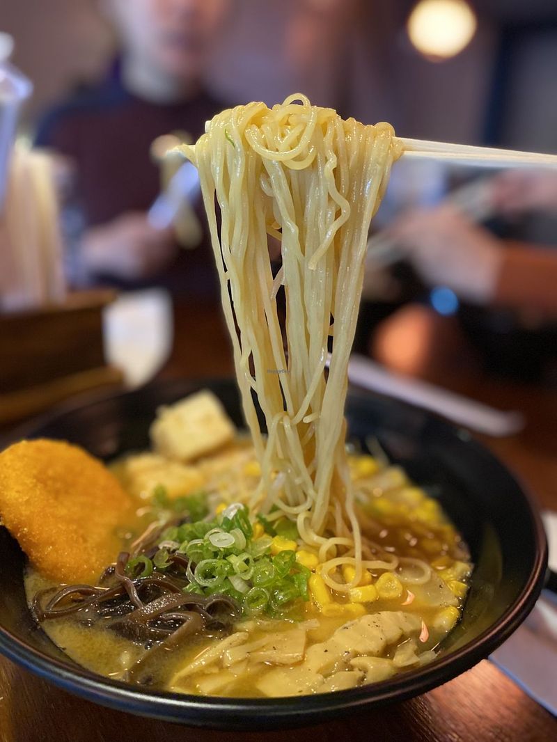 Pemilik Resto Ini Ngamuk dan Kejar Pengunjung yang Tak Beri Tip