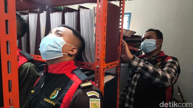 Penggeledahan di Kantor ATR/BPN Sabu Raijua, Rabu (30/4/2025).