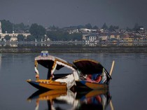 Kashmir Sepi, Wisatanya Hampir Mati