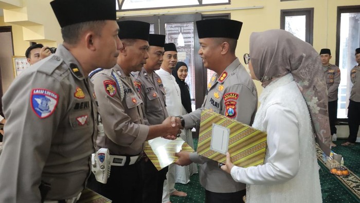 Pesan Kapolres Mojokerto ke Personel yang Berhaji: Bawa Nama Baik Institusi