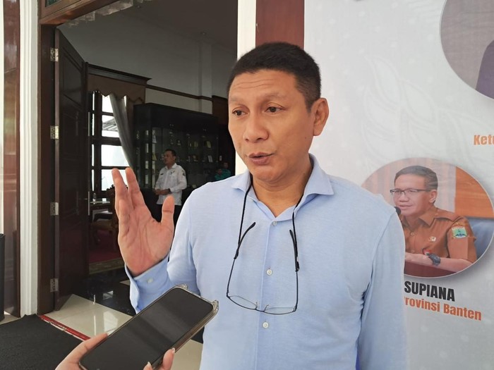 Plt Kepala Badan Pendapatan Daerah (Bapenda) Banten, Deden Apriandhi (Arief/detikcom)