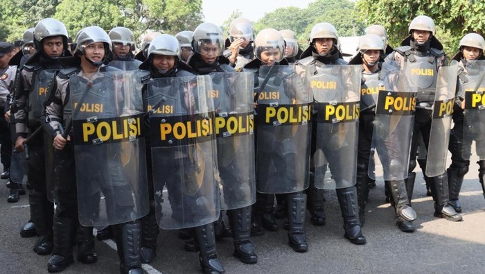 Polresta Bandara Soekarno-Hatta (Soetta), Tangerang, menggelar pelatihan pengendalian massa (dalmas) menjelang peringatan Hari Buruh atau May Day 2025. (Dok istimewa).