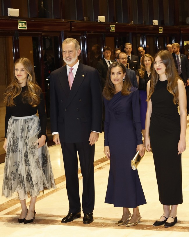 Putri Sofia adalah putri kedua Raja Felipe VI dan Ratu Letizia yang telah memasuki usia dewasanya pada 29 April lalu. Genap 18 tahun, kerajaan Spanyol mengungkap rencana sang putri setelah ini.Foto: Instagram @casareal.es