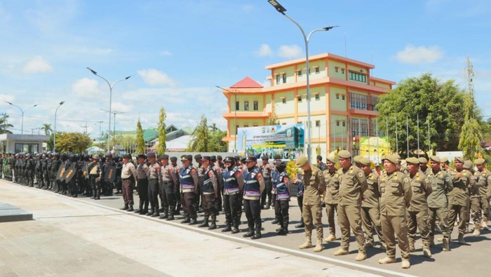 Ratusan personel gabungan mengikuti simulasi pengendalian massa May Day