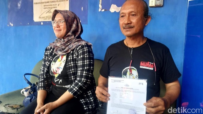 Relawan Alap-alap Jokowi mengadukan Roy Suryo Cs ke Polresta Sleman, Rabu (30/4/2025).