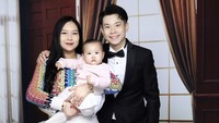 Sisca Kohl dan Jess No Limit menikah pada tahun 2022. Keduanya sudah dikaruniai seorang putri, Sophia Eleanor Justin yang akan berusia 2 tahun. Foto: Instagram siscakohl