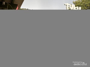 Rela Antre Lama di Toko Kopi Hits Bandung