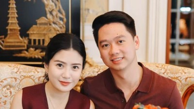 7 Foto Perayaan Anniversary Sederhana Kevin Sanjaya-Valencia Bareng Keluarga