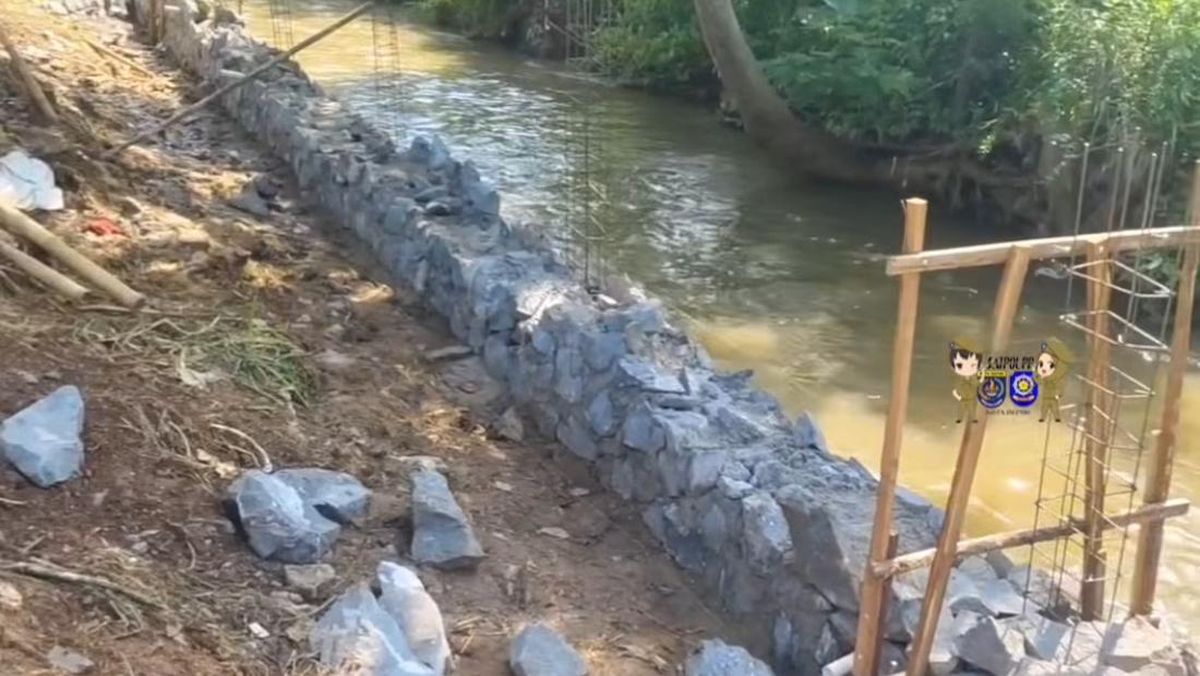 Viral Proyek Turap Perumahan Persempit Sungai di Depok, Kini Disetop