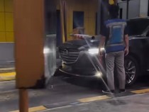 Mobil Elit Bayar Tol Sulit: Mazda Kabur Terobos Palang Tol