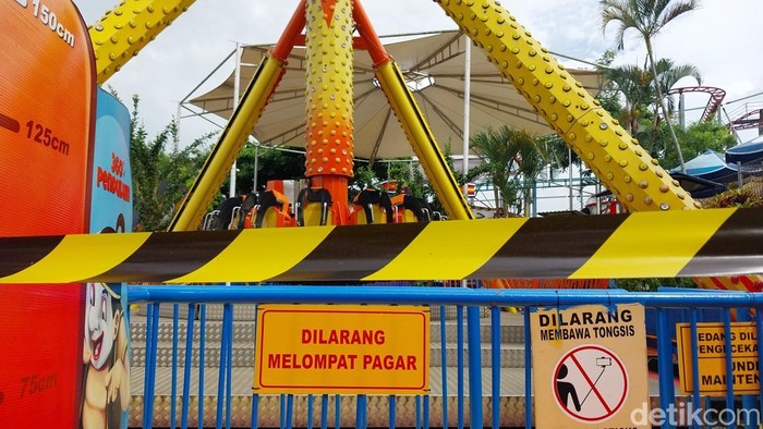 Wahana 360° Pendulum yang saat ini berhenti beroperasi setelah insiden pengunjung jatuh.