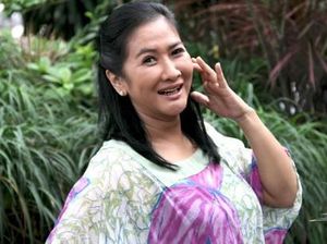 Yurike Prastika, Bom Seks di Balik Daster