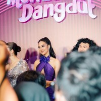 Anya Geraldine menjadi pemeran utama dalam film Mendadak Dangdut karya Monty Tiwa yang kembali dirilis di 2025. Anya memerankan penyanyi bernama Naya. Foto: Dok. Instagram Anya Geraldine