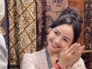 Karier-Bisnis Ayu Puspa Kian Moncer Berkat Konten Kim Seon Ho Smile Challenge