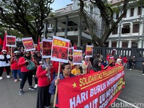 May Day di Malang Damai, Massa Tuntut Pencabutan UU TNI dan Cipta Kerja