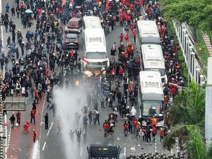 Kronologi Anarko Menyusup hingga Bikin Kericuhan Demo May Day di DPR