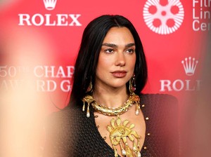 Dua Lipa Pisah Jalan dengan Manajer David Levy Gegara Boikot Kneecap