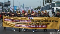 Kepolisian mengerahkan sekitar 4.793 personel untuk mengamankan aksi di sekitar Gedung DPR. Kombes Pol. Susatyo Purnomo Condro, Kepala Polres Jakarta Pusat, menyatakan bahwa pengalihan arus lalu lintas dilakukan secara situasional sesuai dengan perkembangan di lapangan.