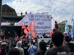 Aksi Hari Buruh di Malioboro, Massa Deklarasi Anti Penggusuran Parkiran ABA