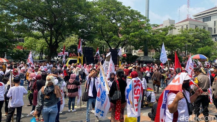 Pelaksanaan May Day atau Hari Buruh di Semarang, Kamis (1/5/2025).