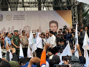 Gubernur Khofifah Terima 17 Tuntutan Buruh untuk Diperjuangkan