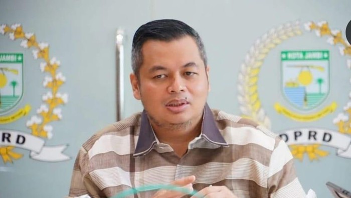 Ketua DPRD Jambi Kemas Faried Alfarelly