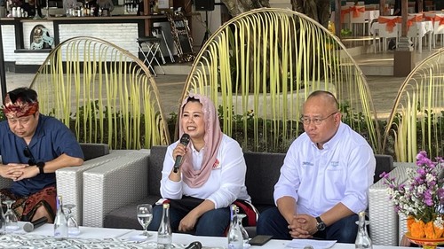 Ketua FPTI, Yenny Wahid, saat konferensi pers di The Nusa Dua, Badung, Kamis (1/5/2025). (Rizky Setyo/detikBali)