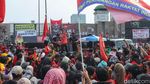 Konser di Atas Truk Goyang Massa Aksi May Day di DPR