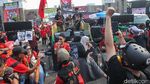 Konser di Atas Truk Goyang Massa Aksi May Day di DPR