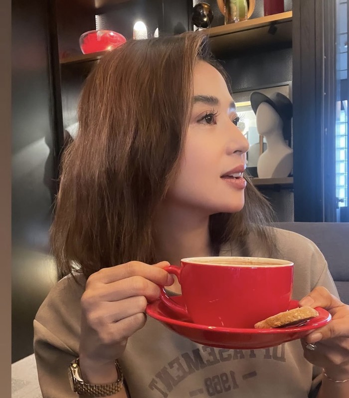 Kulineran Seru Dewi Persik Saat Makan Bagel hingga Durian