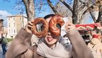 Kulineran Seru Dewi Persik Saat Makan Bagel hingga Durian