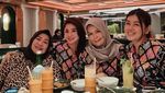 Kulineran Seru Dewi Persik Saat Makan Bagel hingga Durian