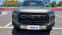Dari segi tampilan, pikap double cabin Himla ini tampak gagah dengan grille besar bertuliskan nama Chery. Foto: Luthfi Anshori/detikOto