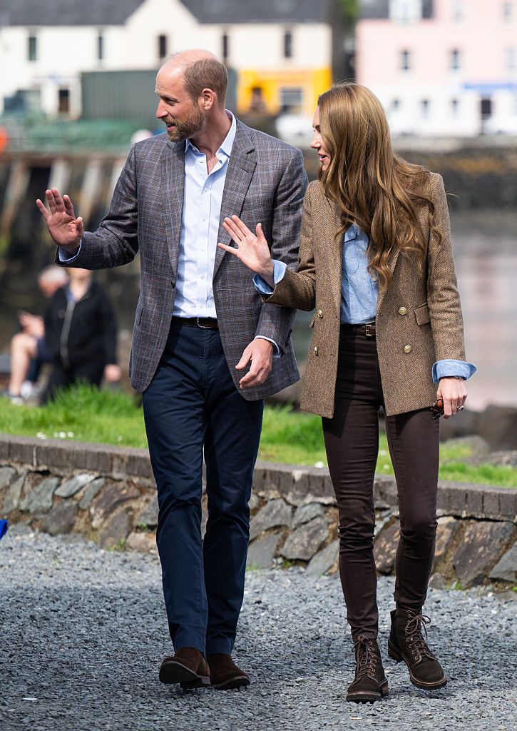 TOBERMORY, SCOTLAND - APRIL 29:  Prince William, Prince of Wales, known as the Duke of Rothesay when in Scotland and Catherine, Princess of Wales, known as the Duchess of Rothesay when in Scotland visit to a local market on April 29, 2025 in Tobermory, Scotland. The Prince and Princess of Wales are on a two-day visit to the Isles of Mull and Iona on the 29th and 30th of April to engage with rural island communities. During their time on the islands, they will connect with local residents, highlighting the value of social bonds and underscoring the importance of safeguarding and advocating for the natural environment. (Photo by Samir Hussein/WireImage)