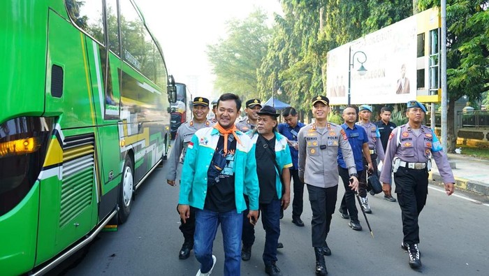Polres Cilegon Kawal Keberangkatan Buruh