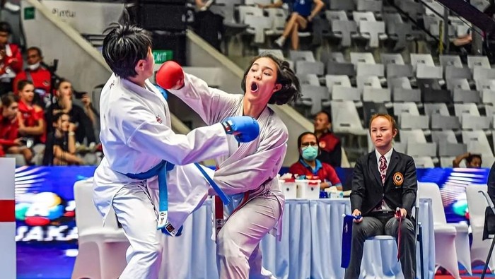 Polwan Polda Riau, Bripda Jessica Tety Debora meraih medali emas di Kejuaraan Silent Knight Open Karate Championship di Kuala Lumpur, Malaysia yang diselenggarakan tanggal 25-27 April 2025.