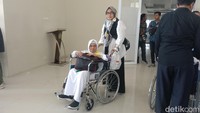 Sebanyak 14 calon jamaah kloter pertama asal Kabupaten Bandung yang sudah berusia lanjut dan risiko tinggi.