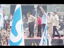Video: Momen Prabowo Lepas Baju Safari dan Lempar ke Massa Buruh di Monas