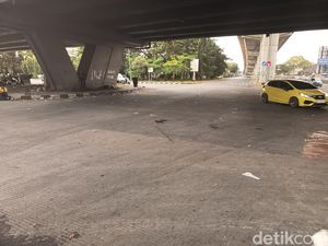 Massa Demo Hari Buruh di Flyover Makassar Bubar, Lalin Kembali Lancar