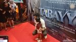 Moana Anteng Banget Temani Teuku Ryan Datang ke Acara Film