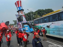 Trump dan Kepala Babi Jadi Sorotan di Aksi Hari Buruh Jakarta