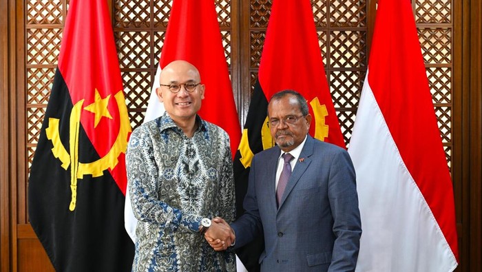 Wamenlu  RI, Arrmanatha C Nasir bertemu Setneg/Wamenlu Bidang Administrasi, Keuangan, dan Warisan Budaya Republik Angola, Osvaldo Dos Santos Varela.