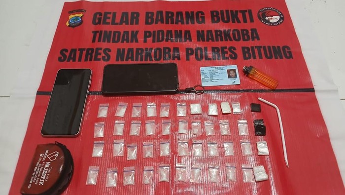 Barang bukti 44 paket sabu yang diamankan Polres Bitung.
