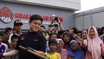 Bobon Santoso Buka Restoran, Ayam Serundeng dan Soto Betawi Jadi Jagoan!