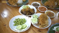 Adik Bobon Santoso yang mengelola restoran ini mengatakan menu di sini sebenarnya masakan rumahan favorit mereka. Ibu mereka membuat aneka hidangan nikmat, termasuk ayam goreng serundeng favorit Bobon. Foto: YouTube Dyodoran