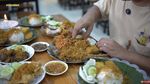 Bobon Santoso Buka Restoran, Ayam Serundeng dan Soto Betawi Jadi Jagoan!