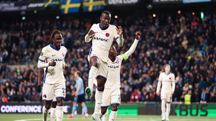 STOCKHOLM, SWEDEN - MAY 01: Nicolas Jackson of Chelsea celebrates scoring his teams fourth goal during the UEFA Conference League 2024/25 Semi Final First Leg match between Djurgarden and Chelsea FC at Stockholm Arena on May 01, 2025 in Stockholm, Sweden. (Photo by Linnea Rheborg - UEFA/UEFA via Getty Images)