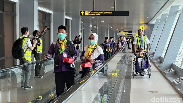 CJH kloter pertama Jatim berangkat ke Tanah Suci