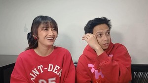 Pada momen Lebaran tahun ini, penyanyi yang bernama lengkap Dara Rizki Ruhiana itu memutuskan buat kenalin Jaime sebagai kekasihnya.