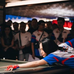 Potret Erika Carlina Main Biliar Bareng Efren Reyes